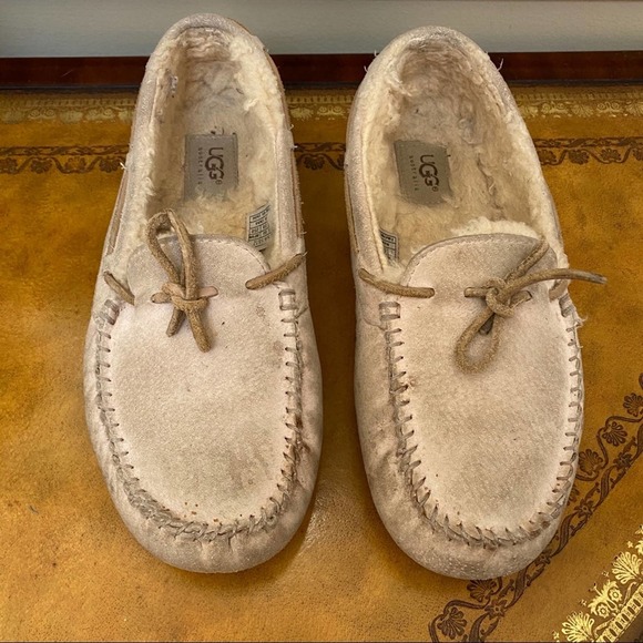 Ugg Pink Women’s Dakota Slippers Size 8 - Picture 2 of 8